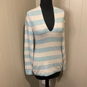 Banana Republic Small Blue Gray Angora V-neck Long Sleeve Lightweight Sweater